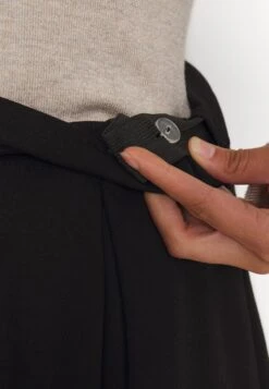 Anna Field Pleated Skirt - Black 20 Anna Field Pleated Skirt - Black -Anna Field 0a595e0492054f1db9f62bb080a1285c