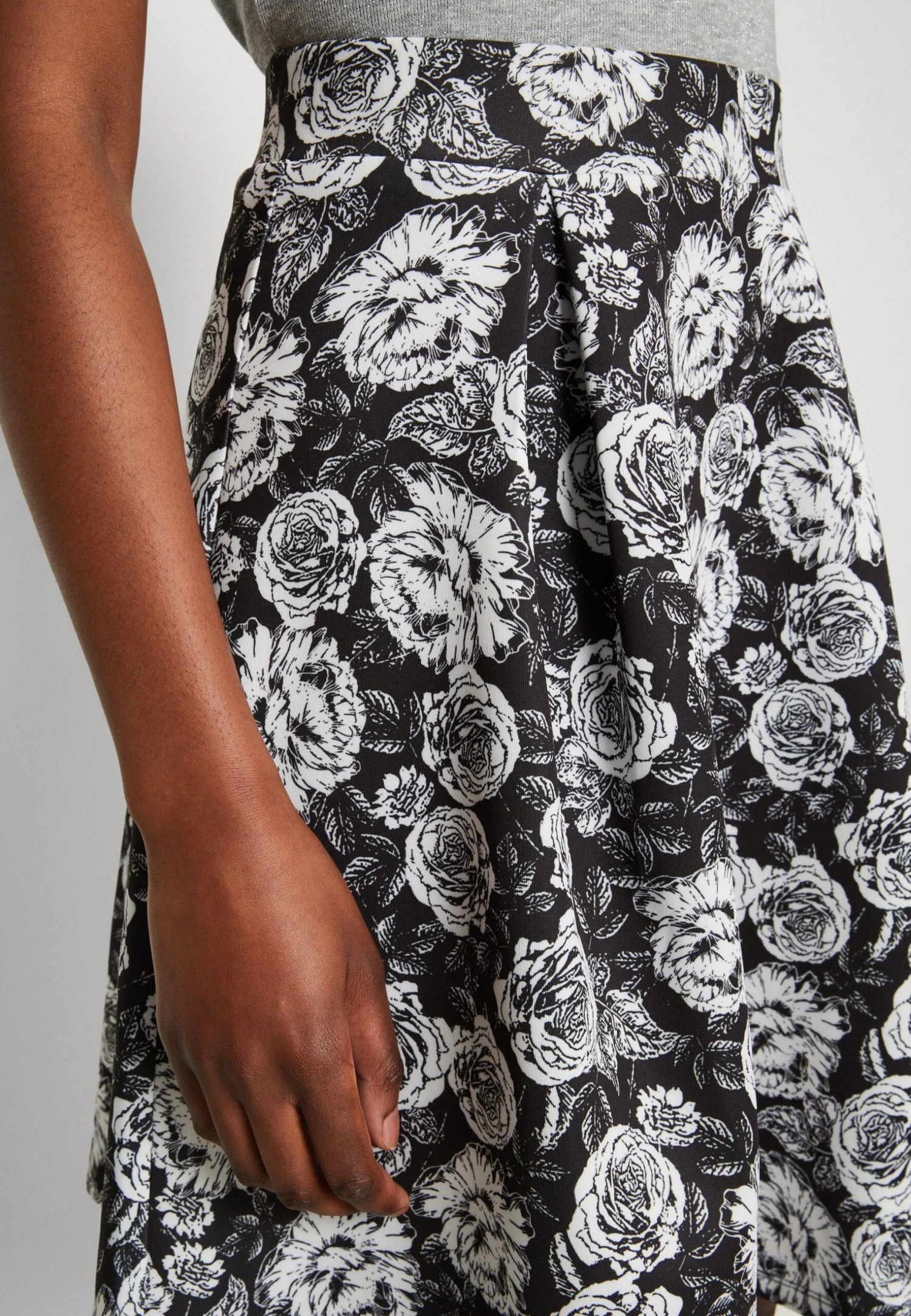 Anna Field Pleated Skirt - Black/White 8 Anna Field Pleated Skirt - Black/White - Image 6