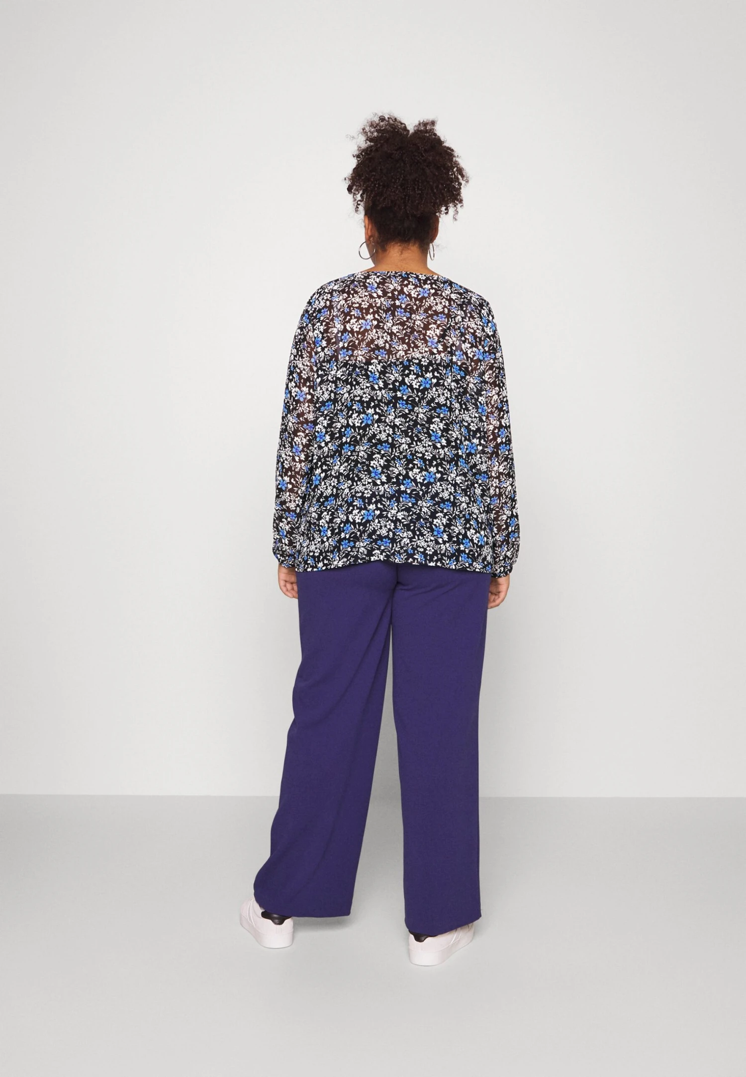 Blouse - Black 5 Blouse - Black - Image 3