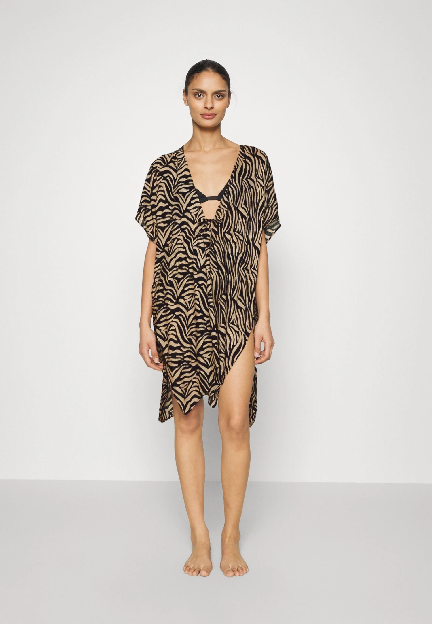 Anna Field Printed Short Kimono / 606 - Khaki_003 - Off-White - Beach Accessory 3 Anna Field Printed Short Kimono / 606 - Khaki_003 - Off-White - Beach Accessory