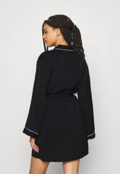 Anna Field Amanda Satin Dressing Gown - Dressing Gown - Black -Anna Field 2ed7ad8212184e4ca1dc1b97ba75f567