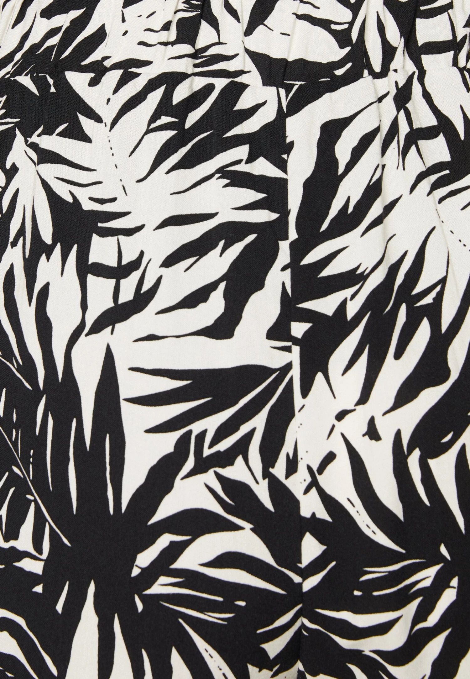 Anna Field Shorts - Black/Off-White 8 Anna Field Shorts - Black/Off-White - Image 6