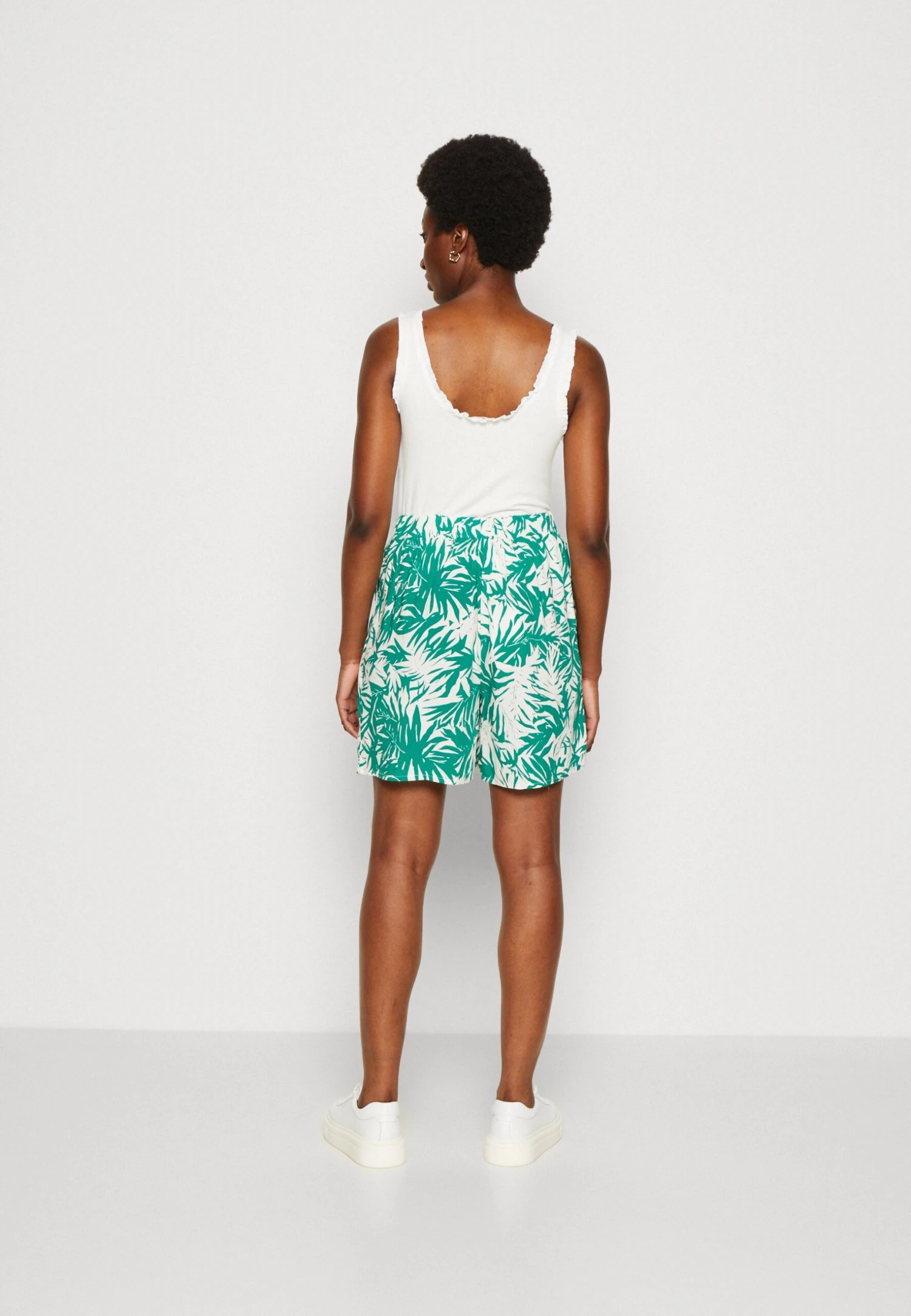 Anna Field Shorts - Green/Off White 5 Anna Field Shorts - Green/Off White - Image 3