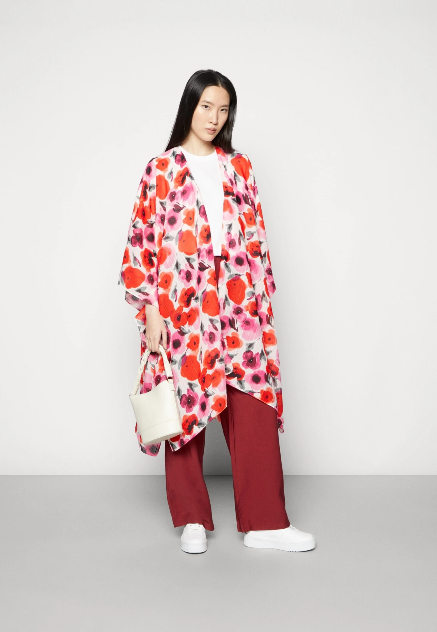 Anna Field Cape - Cape 4 Anna Field Cape - Cape - Image 2