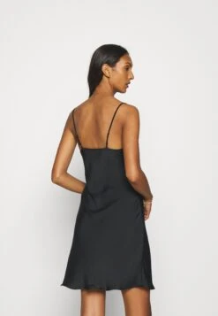 Anna Field Hammered Satin Nightie - Nightie - Black 11 Anna Field Hammered Satin Nightie - Nightie - Black -Anna Field 582eef8b55cc48b49fe9b0e88e2892d9