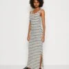 Anna Field Jumper Dress - Black/White 1 Anna Field Jumper Dress - Black/White -Anna Field 65685756d2da41ad9bd7381f5d75038e