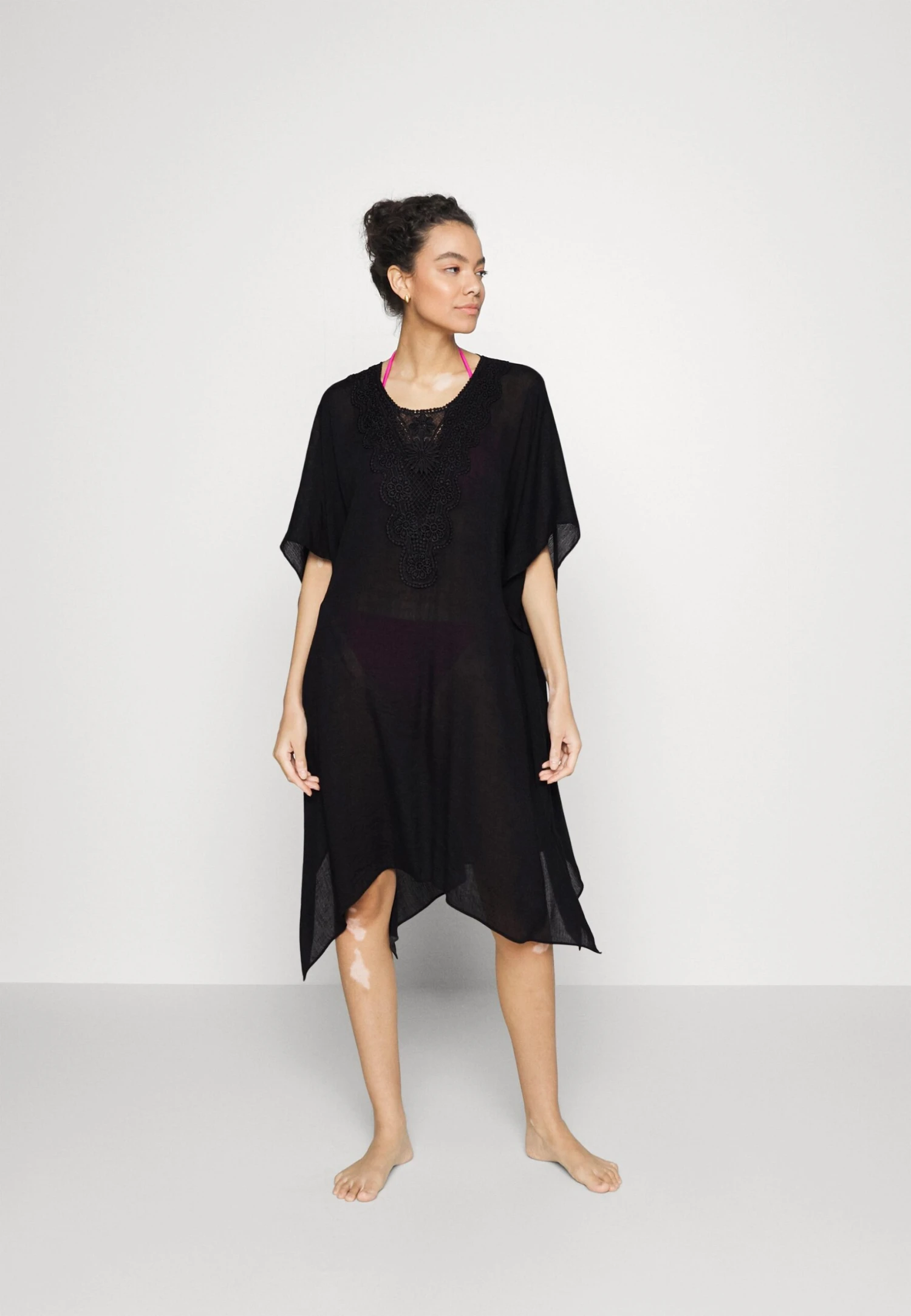 Anna Field Beach Accessory - Black 3 Anna Field Beach Accessory - Black