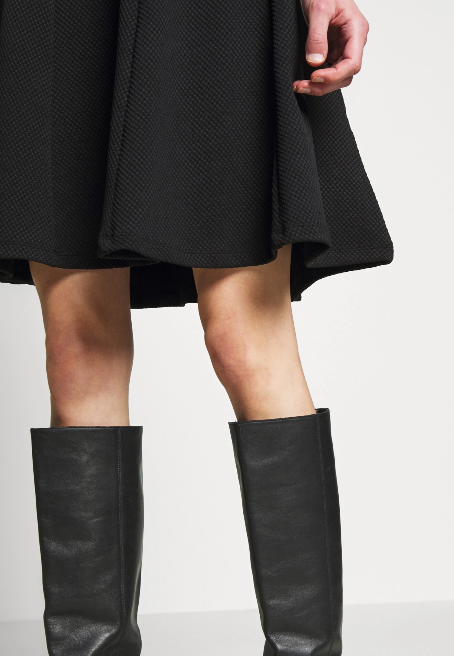 Anna Field Basic Mini A-Line Skirt - Mini Skirt - Black 7 Anna Field Basic Mini A-Line Skirt - Mini Skirt - Black - Image 5