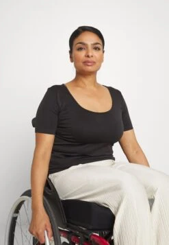 Anna Field Basic T-Shirt - Black -Anna Field 93f0434dc9984823923cfee4103275ca