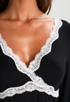 Anna Field Heidi Long Sleeves Viscose Nightdress - Nightie - Black -Anna Field 9cbb26f39b384778a8a395532fe9436b