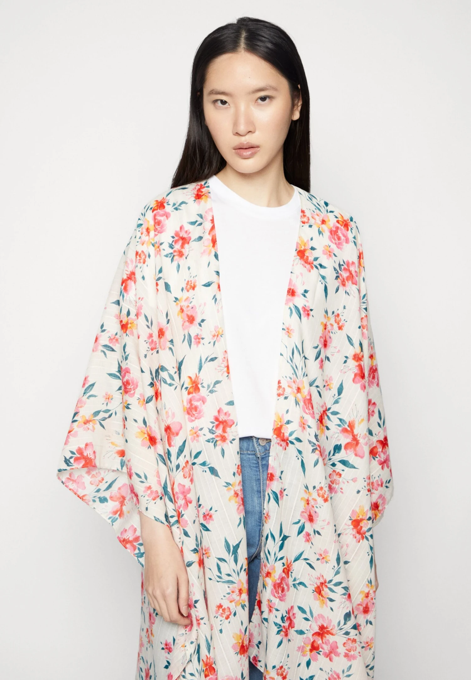 Anna Field Cape - Red 6 Anna Field Cape - Red - Image 4