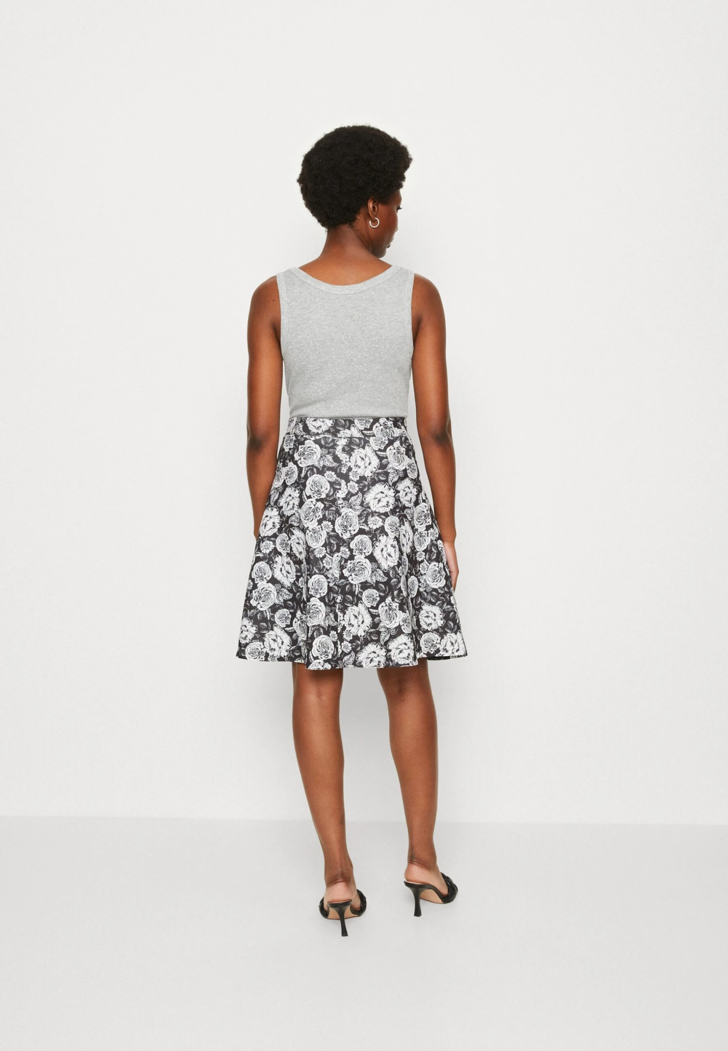 Anna Field Pleated Skirt - Black/White 5 Anna Field Pleated Skirt - Black/White - Image 3