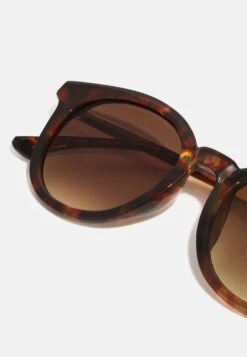 Anna Field Sunglasses - Brown 9 Anna Field Sunglasses - Brown -Anna Field b90c9f2b07364a58b613d12ae22afb3d