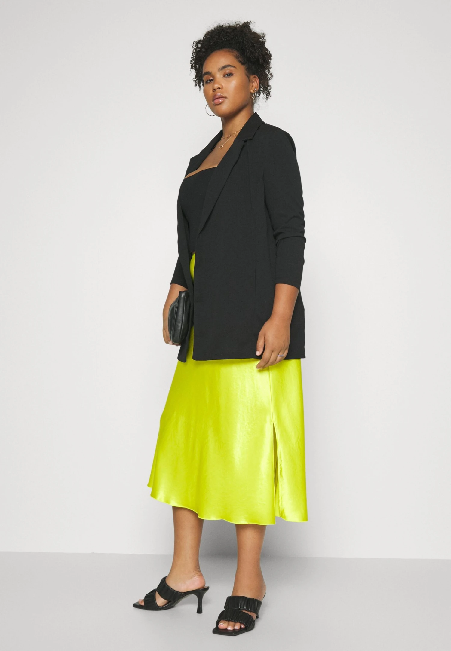 Short Coat - Black 6 Short Coat - Black - Image 4