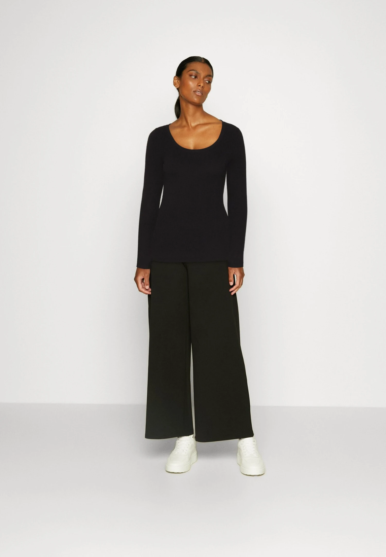 Anna Field Button Detail - Jumper -Black 4 Anna Field Button Detail - Jumper -Black - Image 2