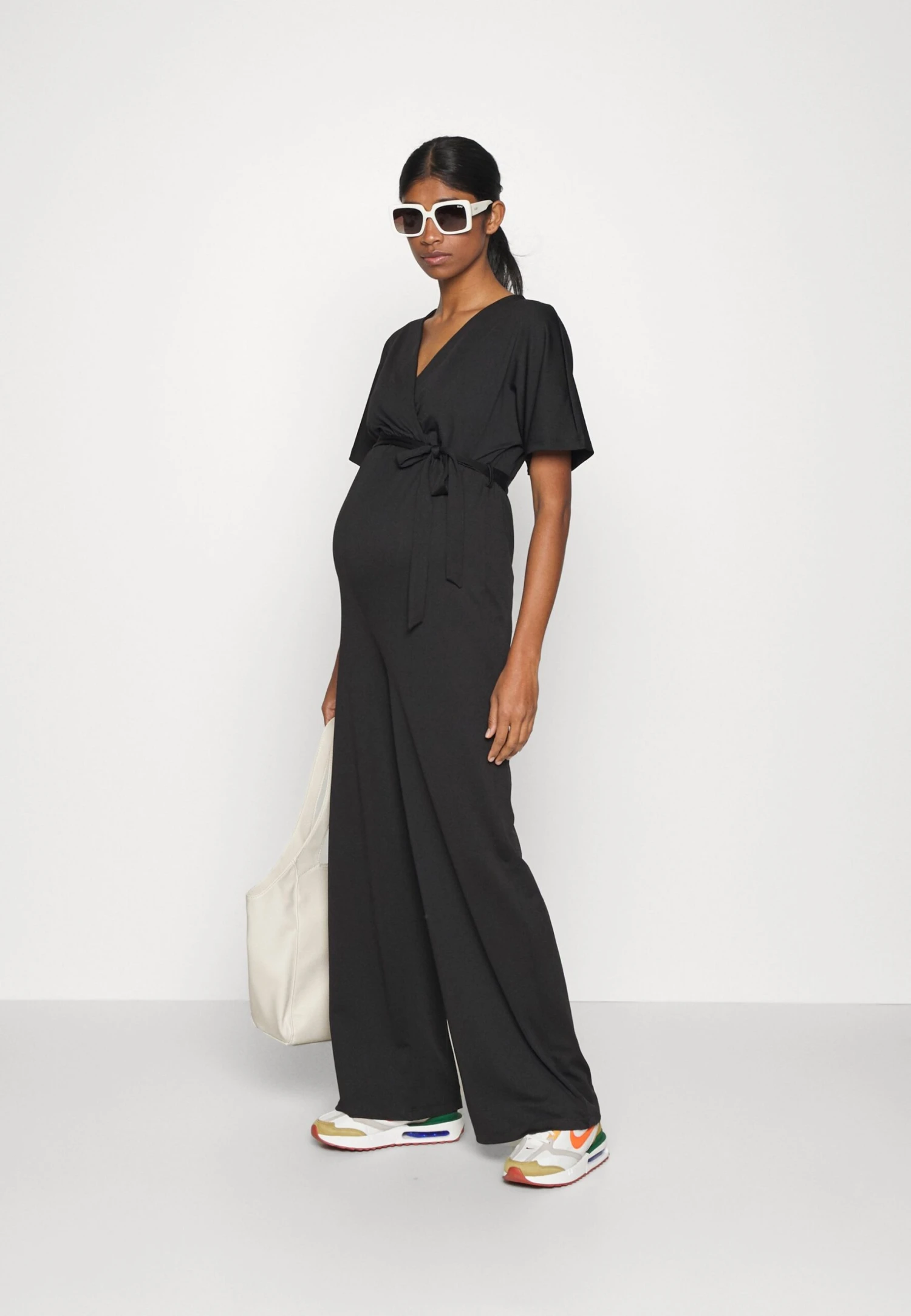 Short Sleeve Wrap Jumpsuit - Jumpsuit - Black 4 Short Sleeve Wrap Jumpsuit - Jumpsuit - Black - Image 2