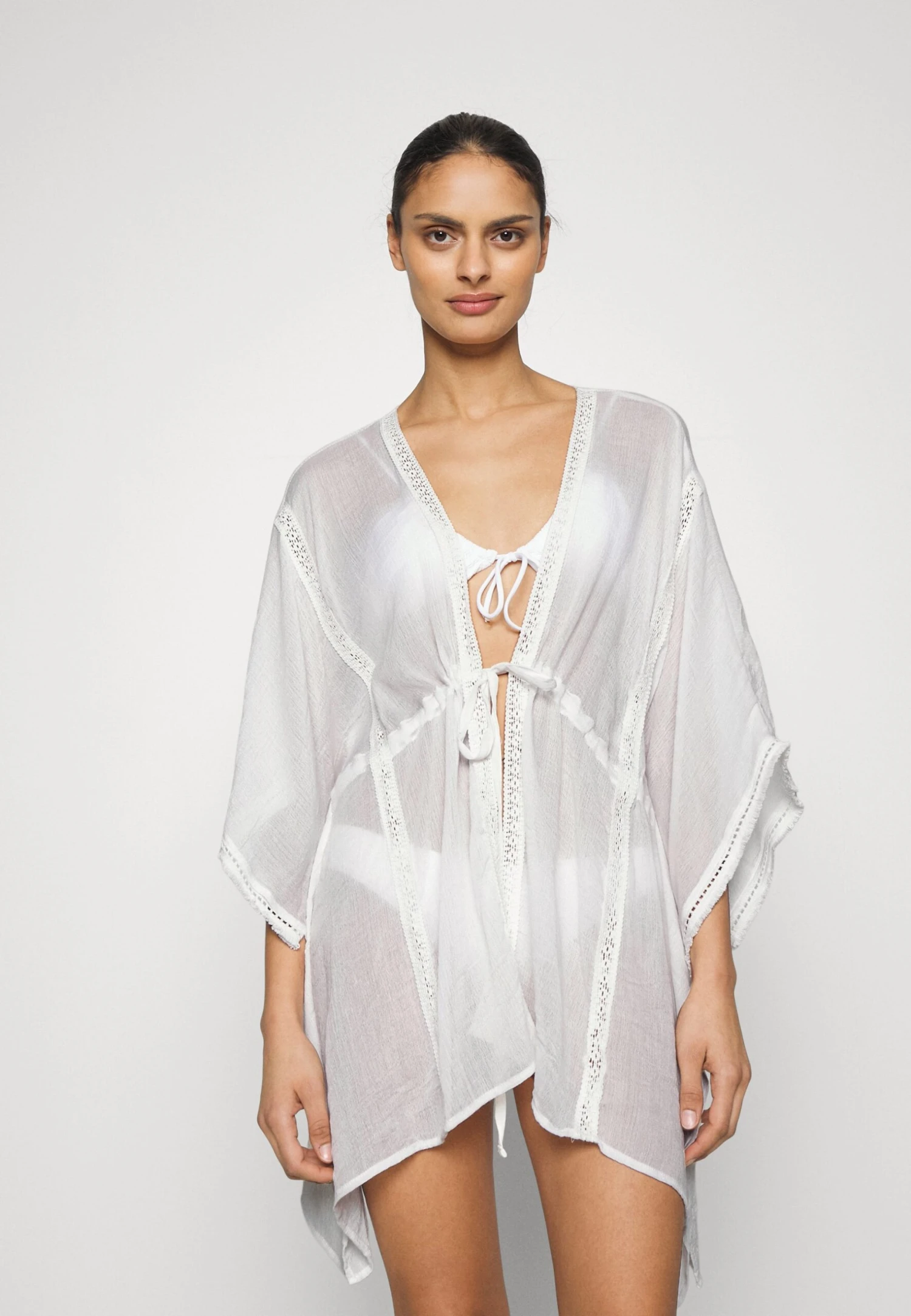 Anna Field Beach Accessory -White 3 Anna Field Beach Accessory -White